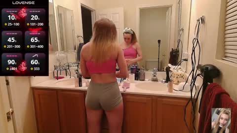 Snapshot of blondiebubblebooty chatting on February 2026 01:57:01 AM Bubbles online show from February 2026 01:57:01 AM