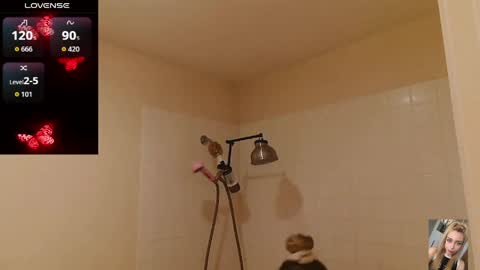 Snapshot of blondiebubblebooty chatting on March 2026 03:30:01 AM Bubbles online show from March 2026 03:30:01 AM