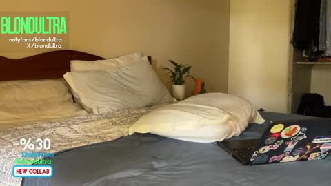 Snapshot of blondultra chatting on May 2026 05:44:01 PM blondultra online show from May 2026 05:44:01 PM