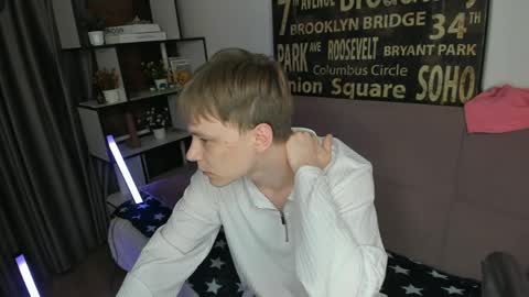 Snapshot of blondvibe chatting on May 2026 08:58:01 PM Alik online show from May 2026 08:58:01 PM