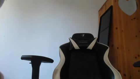 Snapshot of blondyelena chatting on June 2026 06:07:01 AM blondyelena online show from June 2026 06:07:01 AM