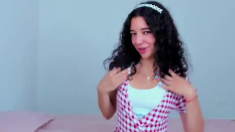 Snapshot of blooming_bella chatting on February 2026 07:59:02 AM Bella online show from February 2026 07:59:02 AM