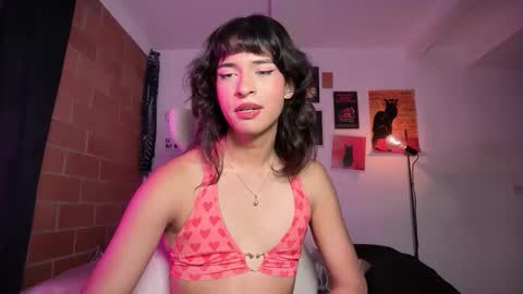 Bella Bloom ts online show from March 2026 01:11:02 AM