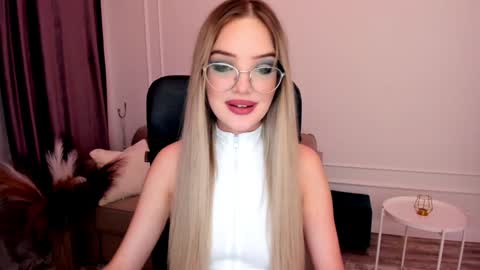 Sophia online show from January 2025 03:00:01 AM