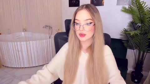 Sophia online show from February 2025 11:03:02 PM