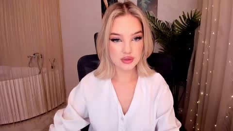 Sophia online show from February 2025 01:59:02 AM