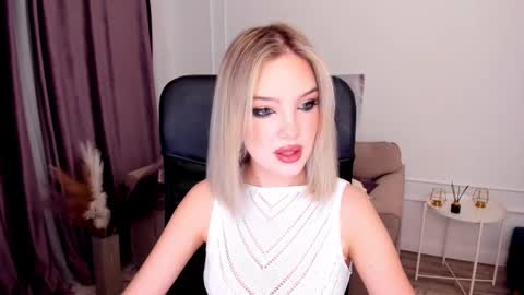 Sophia online show from March 2025 10:54:01 PM