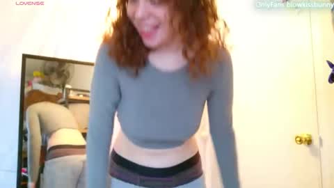 Blow Kiss Bunny online show from April 2026 08:58:01 PM