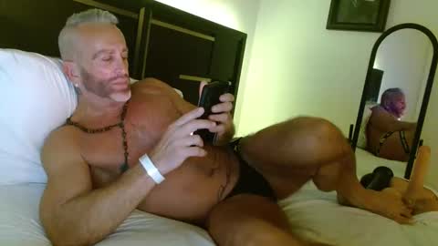 Wyatt online show from November 2025 04:22:02 AM