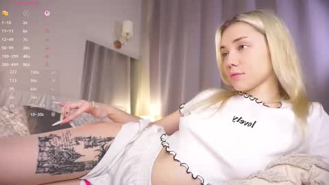 Snapshot of blue_bow chatting on January 2026 05:34:02 AM Adeline online show from January 2026 05:34:02 AM