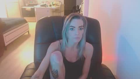 Snapshot of blue_eyed_foxxxx chatting on March 2026 08:31:02 AM blue eyed foxxxx online show from March 2026 08:31:02 AM