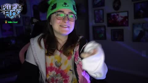 Snapshot of blueasfuck chatting on January 2025 02:33:01 AM Blue online show from January 2025 02:33:01 AM