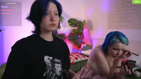 Snapshot of bluebeell chatting on April 2026 01:10:02 PM bluebeell online show from April 2026 01:10:02 PM