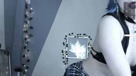 sophie  online show from September 2025 09:30:01 PM