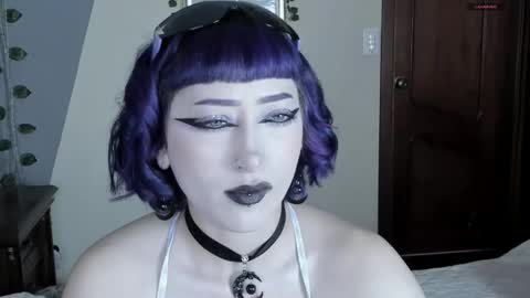 sophie  online show from November 2025 02:54:01 PM