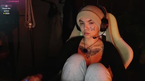 Snapshot of bluedweeb chatting on January 2025 08:57:02 AM Blue online show from January 2025 08:57:02 AM