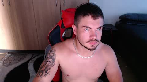 blueeyeboy0 online show from January 2025 03:40:01 PM