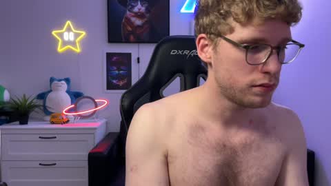 Snapshot of blueeyedtallguy chatting on December 2024 03:04:01 AM blueeyedtallguy online show from December 2024 03:04:01 AM