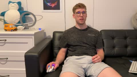 Snapshot of blueeyedtallguy chatting on December 2024 03:05:02 AM blueeyedtallguy online show from December 2024 03:05:02 AM