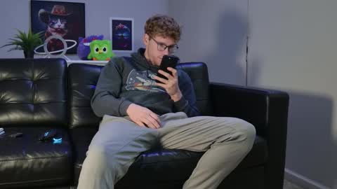 Snapshot of blueeyedtallguy chatting on October 2025 08:40:02 PM blueeyedtallguy online show from October 2025 08:40:02 PM