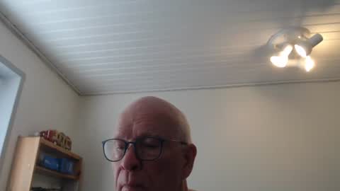 blueeyesn8 online show from February 2025 10:26:02 AM