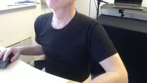 blueeyesn8 online show from October 2025 09:08:01 AM