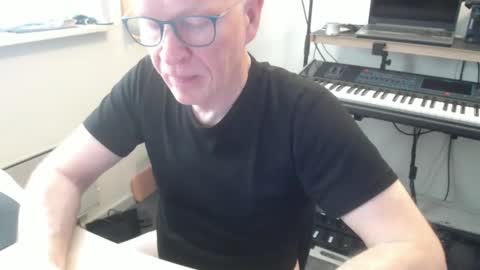 blueeyesn8 online show from November 2025 09:08:02 AM