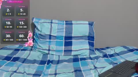 Snapshot of blueviolette chatting on December 2024 04:53:02 PM Violette 3 online show from December 2024 04:53:02 PM