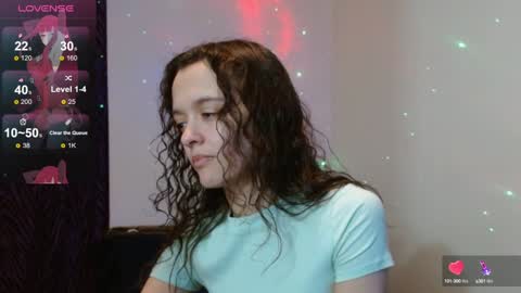 Snapshot of bluevixen7 chatting on January 2025 02:43:01 AM bluevixen7 online show from January 2025 02:43:01 AM