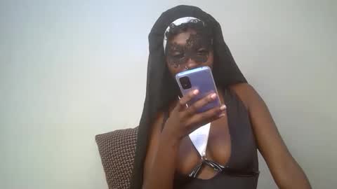 Belle online show from October 2025 07:14:02 PM