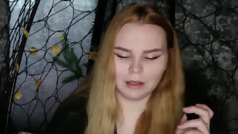 blushing_star online show from April 2026 05:22:01 AM