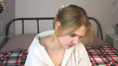 Snapshot of blytheaven chatting on December 2024 08:14:02 PM Erica online show from December 2024 08:14:02 PM