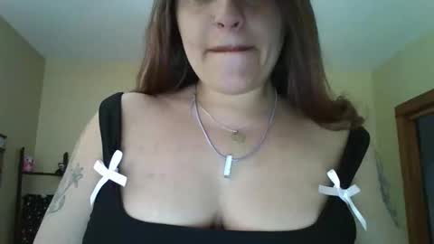 bmarie420 online show from January 2026 06:01:01 PM