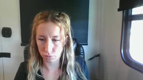 MamaMorgan online show from November 2025 05:13:02 PM