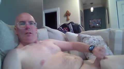 Snapshot of bobblehead31382 chatting on May 2026 10:18:01 PM bobblehead31382 online show from May 2026 10:18:01 PM