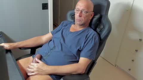 bobo_k online show from February 2025 06:30:01 PM