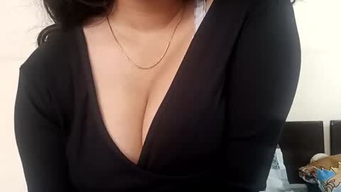 Snapshot of bodyandbrush chatting on May 2026 08:09:01 AM Sofia online show from May 2026 08:09:01 AM