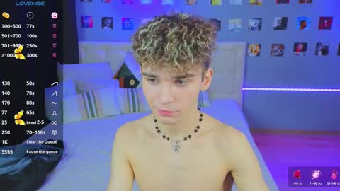 Snapshot of boicute chatting on February 2025 03:33:02 AM ALEXPVT IS OPEN online show from February 2025 03:33:02 AM