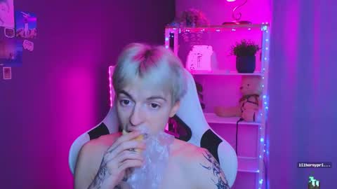 Snapshot of boicute chatting on March 2025 11:28:01 AM ALEXPVT IS OPEN online show from March 2025 11:28:01 AM