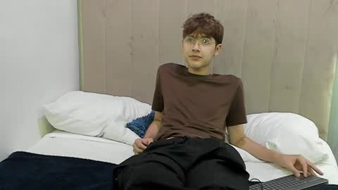 Snapshot of boleyn_lovell chatting on January 2025 11:59:01 AM Boleyn online show from January 2025 11:59:01 AM