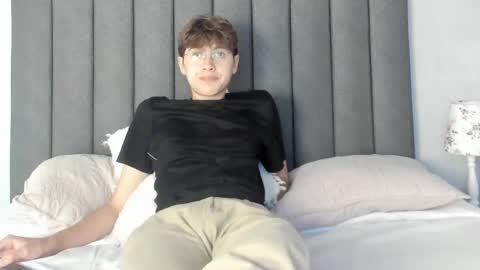 Snapshot of boleyn_lovell chatting on January 2025 12:04:02 PM Boleyn online show from January 2025 12:04:02 PM