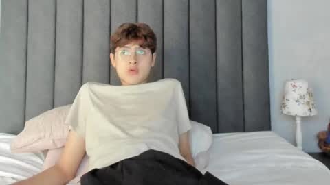 Snapshot of boleyn_lovell chatting on January 2025 12:24:02 PM Boleyn online show from January 2025 12:24:02 PM