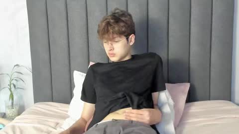 Snapshot of boleyn_lovell chatting on January 2025 12:26:02 PM Boleyn online show from January 2025 12:26:02 PM