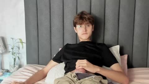 Snapshot of boleyn_lovell chatting on January 2025 01:02:01 PM Boleyn online show from January 2025 01:02:01 PM