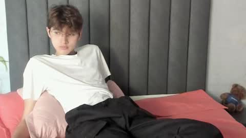 Snapshot of boleyn_lovell chatting on February 2025 12:35:02 PM Boleyn online show from February 2025 12:35:02 PM