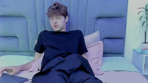 Snapshot of boleyn_lovell chatting on February 2025 12:14:02 PM Boleyn online show from February 2025 12:14:02 PM