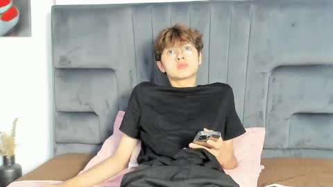 Snapshot of boleyn_lovell chatting on February 2025 01:32:01 PM Boleyn online show from February 2025 01:32:01 PM