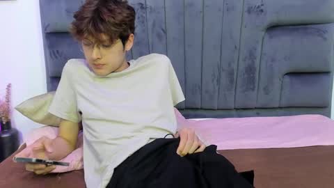 Snapshot of boleyn_lovell chatting on February 2025 01:22:01 PM Boleyn online show from February 2025 01:22:01 PM