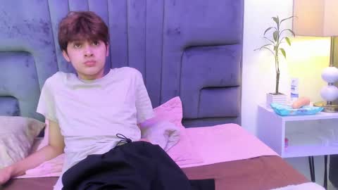 Snapshot of boleyn_lovell chatting on February 2025 02:35:02 PM Boleyn online show from February 2025 02:35:02 PM