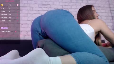 Snapshot of bonbon_aria chatting on November 2025 11:36:02 PM Aria online show from November 2025 11:36:02 PM